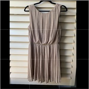 Lush pleated dress